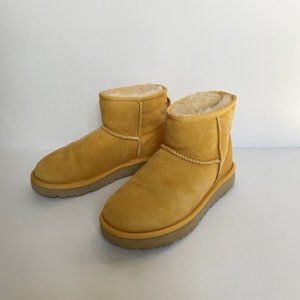 UGG classic Mini II Ankle Booties